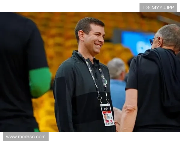 西蒙斯谈加盟开拓者与绿军的角色差异强调需适应新环境找到个人节奏